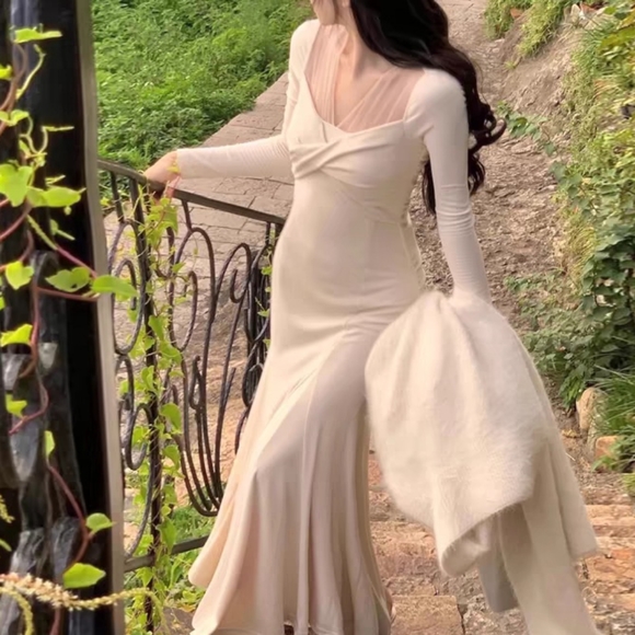 Dress - Picture 3 of 3